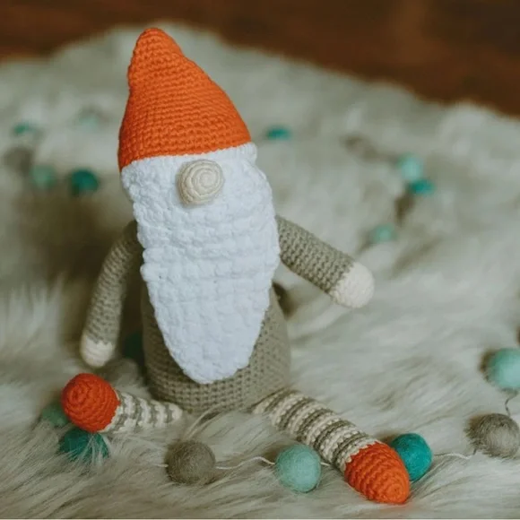 Christmas Gnome Rattle - Picture 4 of 8